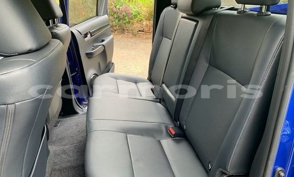 Buy Used Toyota Hilux Blue Car in Tamarin in Black River District Buy Used Toyota Hilux Blue Car in Tamarin in Black River District