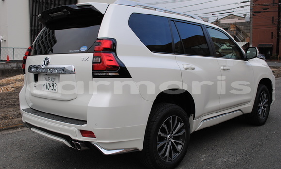 Buy Used Toyota Land Cruiser Prado White Car in Tamarin in Black River District Buy Used Toyota Land Cruiser Prado White Car in Tamarin in Black River District