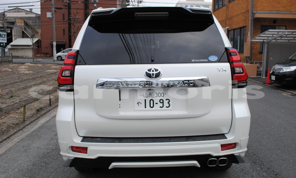 Buy Used Toyota Land Cruiser Prado White Car in Tamarin in Black River District Buy Used Toyota Land Cruiser Prado White Car in Tamarin in Black River District