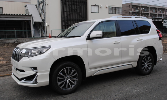 Buy Used Toyota Land Cruiser Prado White Car in Tamarin in Black River District Buy Used Toyota Land Cruiser Prado White Car in Tamarin in Black River District