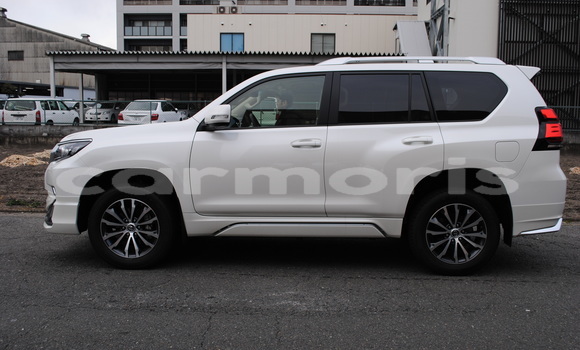 Buy Used Toyota Land Cruiser Prado White Car in Tamarin in Black River District Buy Used Toyota Land Cruiser Prado White Car in Tamarin in Black River District