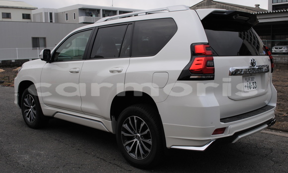 Buy Used Toyota Land Cruiser Prado White Car in Tamarin in Black River District Buy Used Toyota Land Cruiser Prado White Car in Tamarin in Black River District