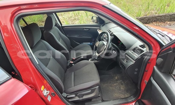 Acheter Occasion Voiture Suzuki Swift Rouge à Chemin Grenier, Savanne Acheter Occasion Voiture Suzuki Swift Rouge à Chemin Grenier, Savanne