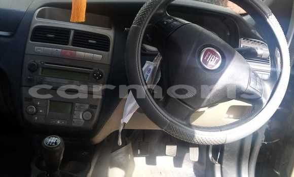Acheter Occasion Voiture Fiat Linea Noir à Goyaves de Grand Baie–Montagne, Rodrigues Acheter Occasion Voiture Fiat Linea Noir à Goyaves de Grand Baie–Montagne, Rodrigues