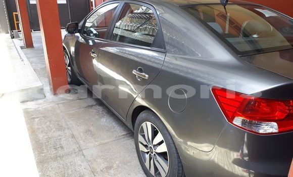 Buy Used Kia Cerato Silver Car in Albion in Black River District Buy Used Kia Cerato Silver Car in Albion in Black River District