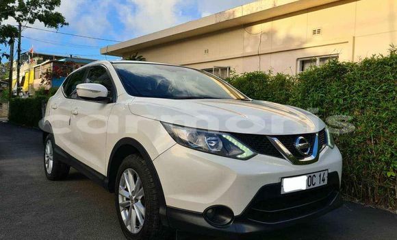 Buy Used Nissan Qashqai White Car in Vacoas–Phoenix in Plaines Wilhems District Buy Used Nissan Qashqai White Car in Vacoas–Phoenix in Plaines Wilhems District