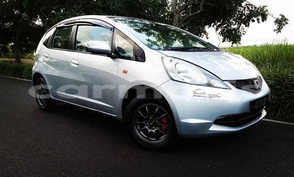 Buy Used Honda fit Silver Car in Albion in Black River District