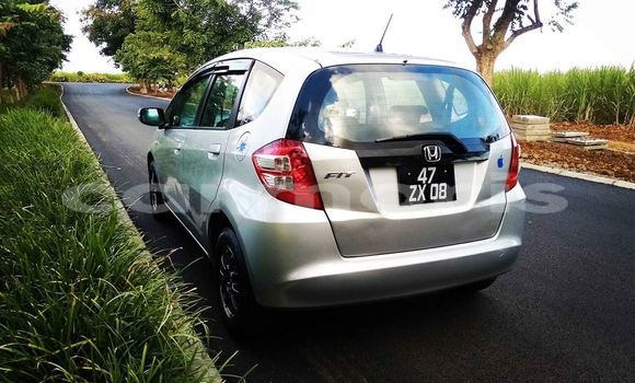 Buy Used Honda fit Silver Car in Albion in Black River District Buy Used Honda fit Silver Car in Albion in Black River District