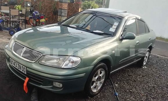 Buy Used Nissan Bluebird Maxima Green Car in Albion in Black River District Buy Used Nissan Bluebird Maxima Green Car in Albion in Black River District