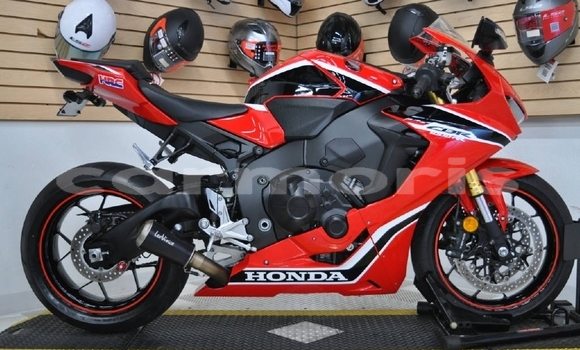 Buy Used Honda CBR 1000 RR Red Bike in Baie Malgache in Rodrigues Buy Used Honda CBR 1000 RR Red Bike in Baie Malgache in Rodrigues