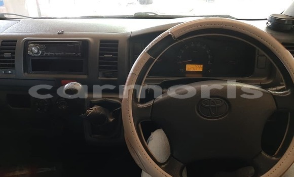 Buy Used Toyota Hiace White Car in Albion in Black River District Buy Used Toyota Hiace White Car in Albion in Black River District