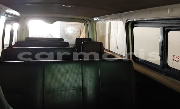 Buy Used Toyota Hiace White Car in Albion in Black River District Buy Used Toyota Hiace White Car in Albion in Black River District