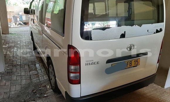 Buy Used Toyota Hiace White Car in Albion in Black River District Buy Used Toyota Hiace White Car in Albion in Black River District