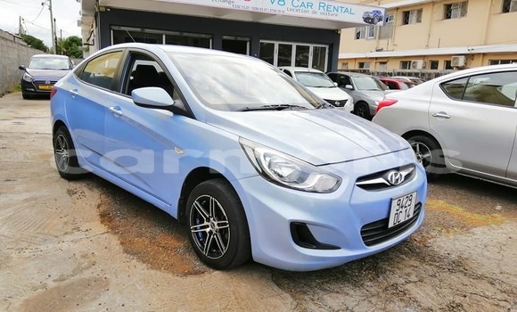 Buy Used Hyundai Accent Blue Car in Albion in Black River District Buy Used Hyundai Accent Blue Car in Albion in Black River District