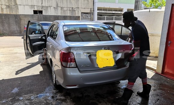 Buy Used Toyota Axio Silver Car in Curepipe in Plaines Wilhems District Buy Used Toyota Axio Silver Car in Curepipe in Plaines Wilhems District