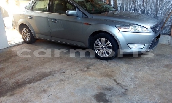 Buy Used Ford Mondeo Silver Car in Baie du Tombeau in Pamplemousses District