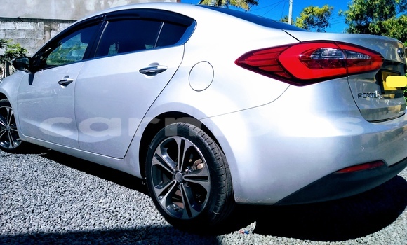 Buy Used Kia Cerato Silver Car in Quatre Bornes in Plaines Wilhems District Buy Used Kia Cerato Silver Car in Quatre Bornes in Plaines Wilhems District