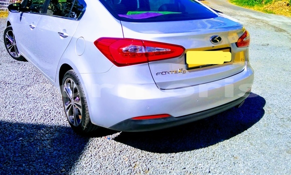 Buy Used Kia Cerato Silver Car in Quatre Bornes in Plaines Wilhems District Buy Used Kia Cerato Silver Car in Quatre Bornes in Plaines Wilhems District