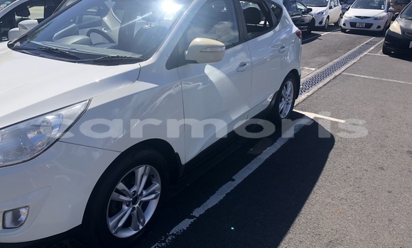 Buy Used Hyundai ix35 White Car in Tamarin in Black River District