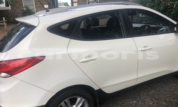 Buy Used Hyundai ix35 White Car in Tamarin in Black River District Buy Used Hyundai ix35 White Car in Tamarin in Black River District