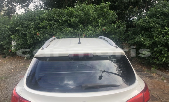 Buy Used Hyundai ix35 White Car in Tamarin in Black River District Buy Used Hyundai ix35 White Car in Tamarin in Black River District