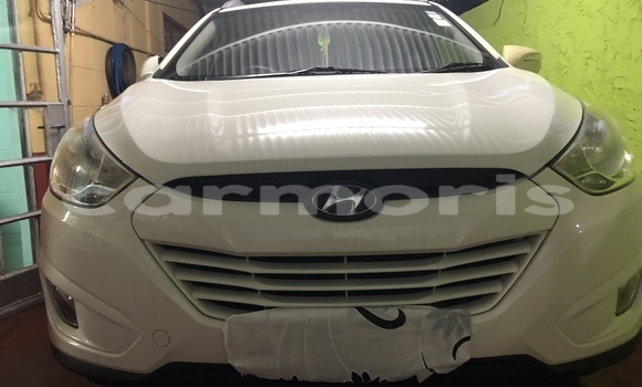 Buy Used Hyundai ix35 White Car in Tamarin in Black River District Buy Used Hyundai ix35 White Car in Tamarin in Black River District