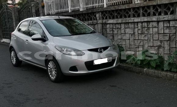 Buy Used Mazda Demio Silver Car in Quatre Bornes in Plaines Wilhems District