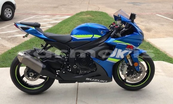 Buy Used Suzuki GSX–R Blue Bike in Fond du Sac in Pamplempousses