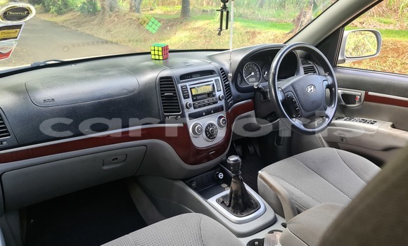 Buy Used Hyundai Santa Fe Silver Car in Riviere des Anguilles in Savanne Buy Used Hyundai Santa Fe Silver Car in Riviere des Anguilles in Savanne