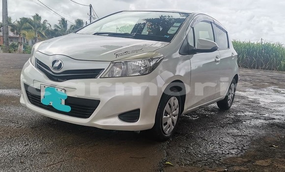 Buy Used Toyota Vitz White Car in Chemin Grenier in Savanne Buy Used Toyota Vitz White Car in Chemin Grenier in Savanne