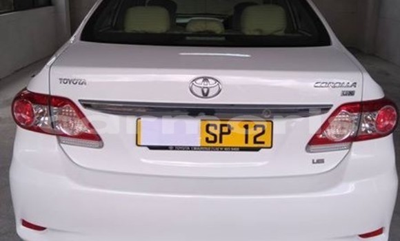 Buy Used Toyota Corolla White Car in Quatre Bornes in Plaines Wilhems District Buy Used Toyota Corolla White Car in Quatre Bornes in Plaines Wilhems District