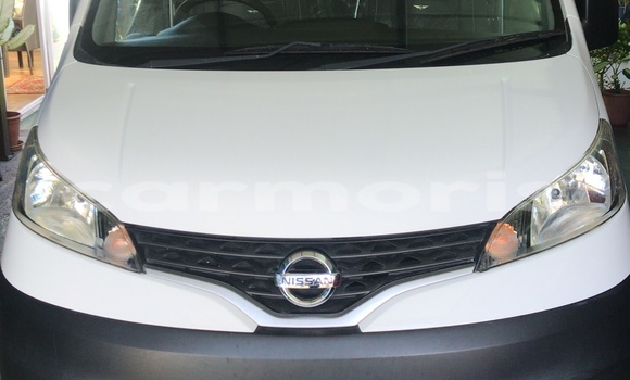 Buy Used Nissan NV200 White Car in Pamplemousses in Pamplemousses District