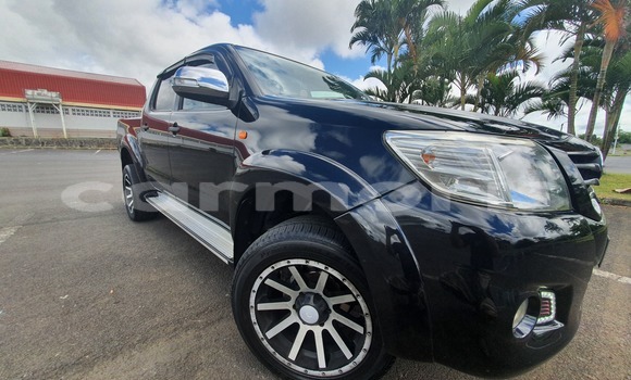 Buy Used Toyota Hilux Black Car in Rose Belle in Grand Port District Buy Used Toyota Hilux Black Car in Rose Belle in Grand Port District