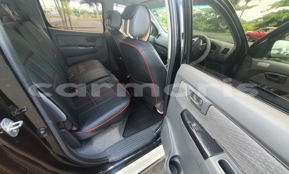 Buy Used Toyota Hilux Black Car in Rose Belle in Grand Port District Buy Used Toyota Hilux Black Car in Rose Belle in Grand Port District