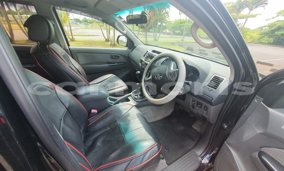 Buy Used Toyota Hilux Black Car in Rose Belle in Grand Port District Buy Used Toyota Hilux Black Car in Rose Belle in Grand Port District