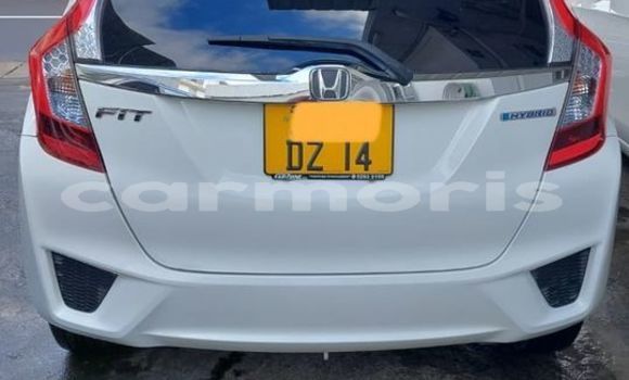 Buy Used Honda fit White Car in Port Louis in Port Louis District Buy Used Honda fit White Car in Port Louis in Port Louis District