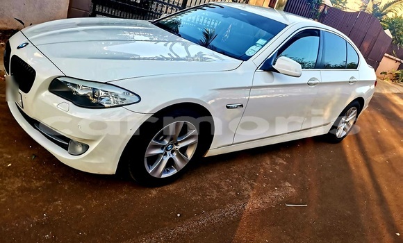 Acheter Occasion Voiture BMW 5–Series Blanc à Bambous, Black River District Acheter Occasion Voiture BMW 5–Series Blanc à Bambous, Black River District