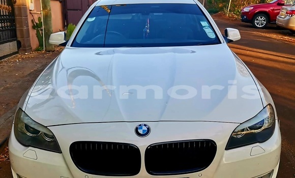Acheter Occasion Voiture BMW 5–Series Blanc à Bambous, Black River District Acheter Occasion Voiture BMW 5–Series Blanc à Bambous, Black River District