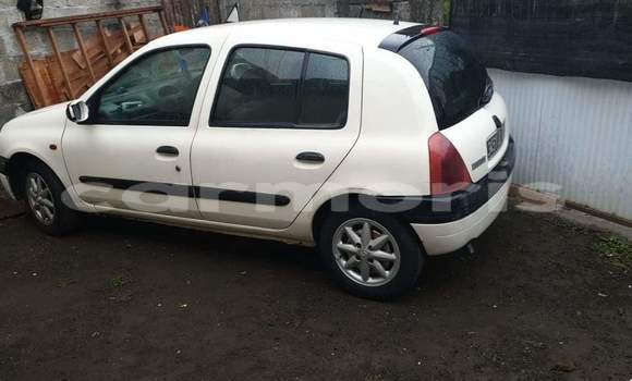 Buy Used Renault Clio White Car in Rose Belle in Grand Port District Buy Used Renault Clio White Car in Rose Belle in Grand Port District