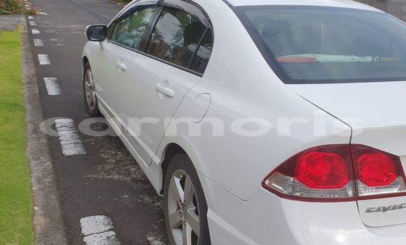 Buy Used Honda Civic White Car in Centre de Flacq in Flacq District Buy Used Honda Civic White Car in Centre de Flacq in Flacq District
