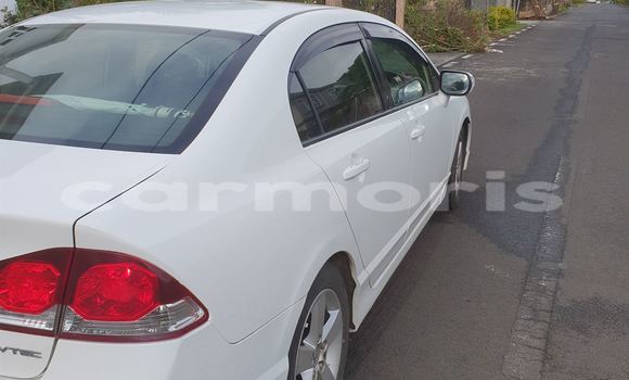 Buy Used Honda Civic White Car in Centre de Flacq in Flacq District Buy Used Honda Civic White Car in Centre de Flacq in Flacq District