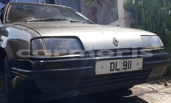Buy Used Renault 19 Brown Car in Port Louis in Port Louis District