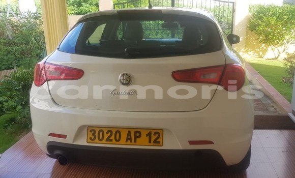 Acheter Occasion Voiture Alfa Romeo Giulietta Blanc à Albion, Black River District Acheter Occasion Voiture Alfa Romeo Giulietta Blanc à Albion, Black River District