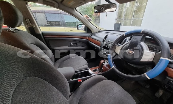 Buy Used Nissan Bluebird Silver Car in Curepipe in Plaines Wilhems District Buy Used Nissan Bluebird Silver Car in Curepipe in Plaines Wilhems District