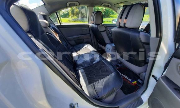 Buy Used Mazda Axela White Car in Curepipe in Plaines Wilhems District Buy Used Mazda Axela White Car in Curepipe in Plaines Wilhems District