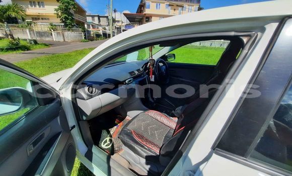 Buy Used Mazda Axela White Car in Curepipe in Plaines Wilhems District Buy Used Mazda Axela White Car in Curepipe in Plaines Wilhems District