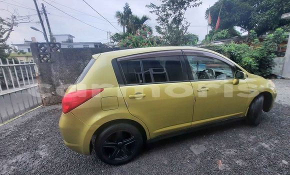 Buy Used Nissan Tiida Green Car in Curepipe in Plaines Wilhems District Buy Used Nissan Tiida Green Car in Curepipe in Plaines Wilhems District