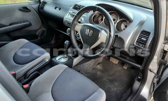 Buy Used Honda fit Silver Car in Rivière du Rempart in Rivière du Rempart District Buy Used Honda fit Silver Car in Rivière du Rempart in Rivière du Rempart District