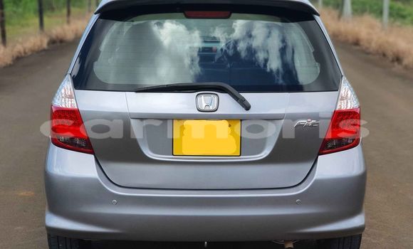 Buy Used Honda fit Silver Car in Rivière du Rempart in Rivière du Rempart District Buy Used Honda fit Silver Car in Rivière du Rempart in Rivière du Rempart District