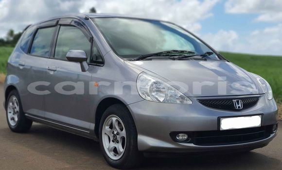 Buy Used Honda fit Silver Car in Rivière du Rempart in Rivière du Rempart District Buy Used Honda fit Silver Car in Rivière du Rempart in Rivière du Rempart District